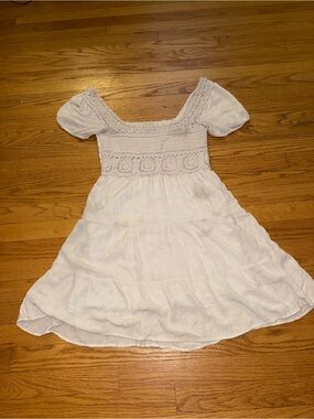 Jessica Simpson White Crochet Bodice Puff Sleeve Dress